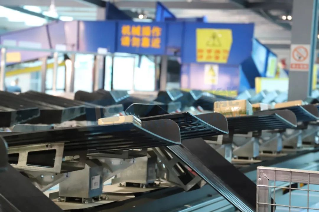 Tilt-tray Sorter, Power Express Final Sprint